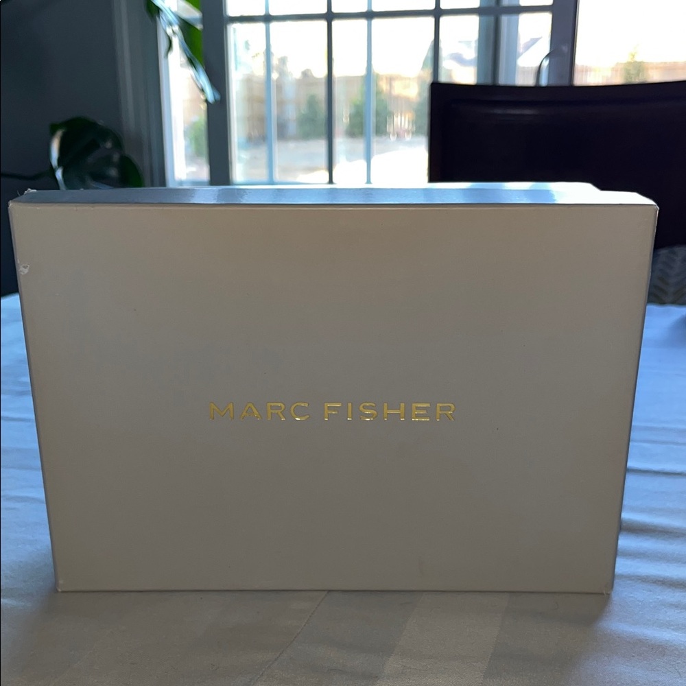 Marc Fisher Empty Shoe Cream Box with Gold Logo